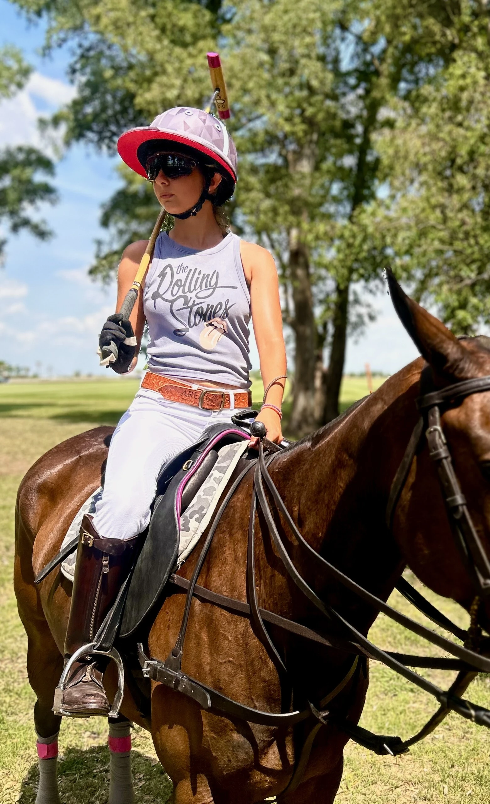 Desde ese momento siempre quería montar. Nos mudamos a un barrio privado que tiene un club de polo. Empecé a tomar clases, me enganché y empecé a practicar con mi profesora. Luego arranqué a jugar torneos por mi cuenta. Así ingrrese al polo