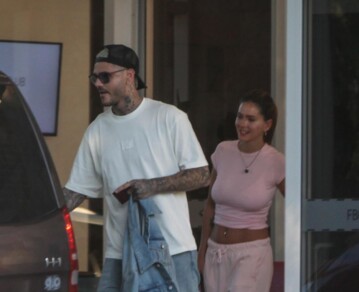 Avión privado, sonrisas cómplices y cómodos looks: así llegaron Mauro Icardi y la China Suárez a la Argentina